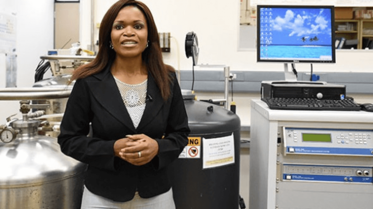 Dr Buyiswa Sondezi