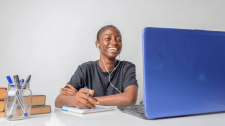 10 Side Hustles for Students to Make Extra Money