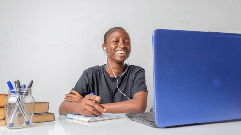 10 Side Hustles for Students to Make Extra Money
