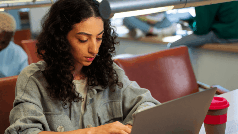 How to Use LinkedIn as a Student to Get Opportunities