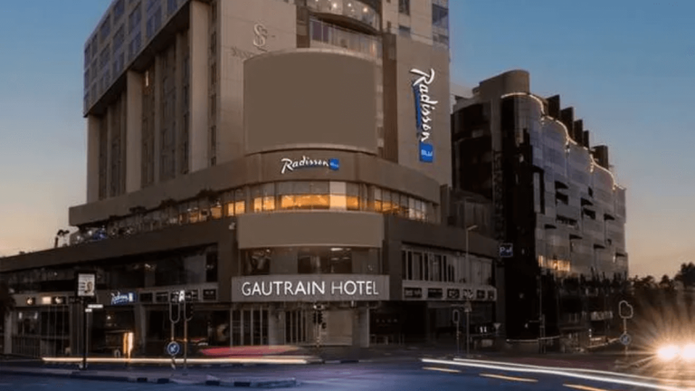 Radisson Blu Hotel Sandton Johannesburg Review: Luxury and Comfort in the Heart of Sandton