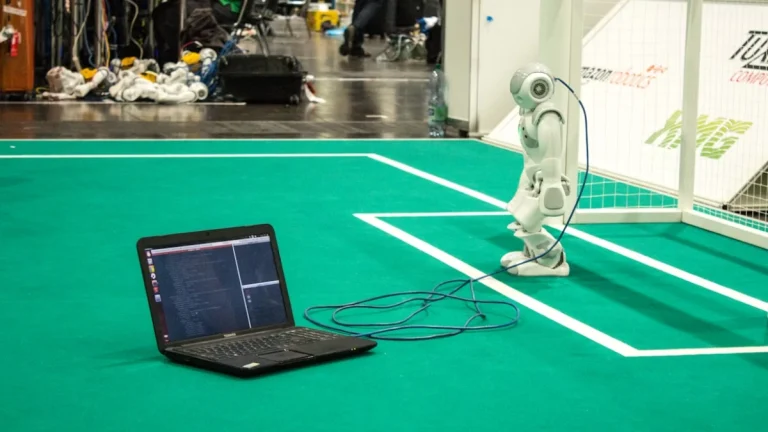 AI and the Gig Economy: Opportunities and Threats for Freelancers