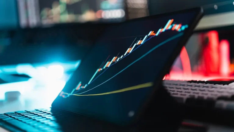 How AI Can Help You Manage Your Personal Finances Smarter in 2025