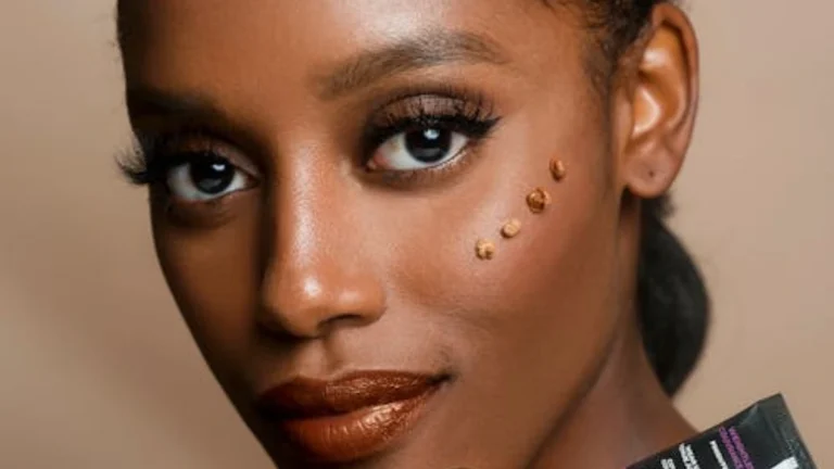 How to Make Your Makeup Last All Day in Humid and Dry Climates