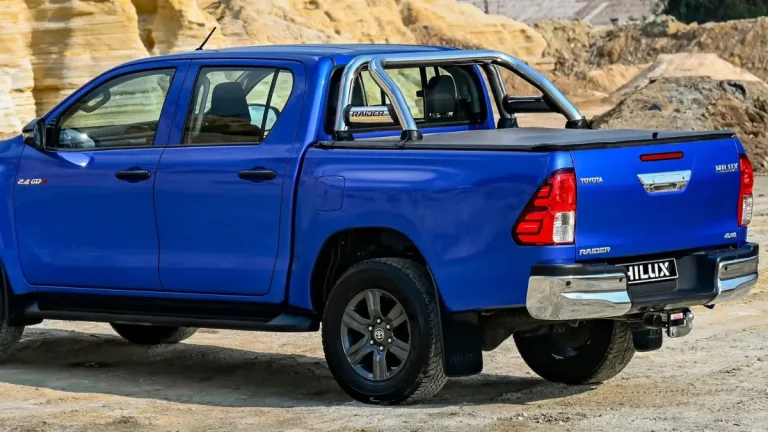 Manhindra Pik-Up vs Toyota Hilux: Which One Reigns Supreme in South Africa?