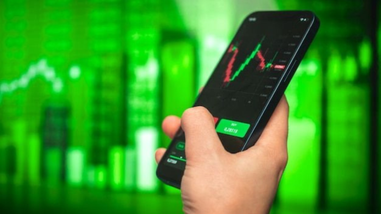 Mobile Trading: How Smartphones Are Democratizing Investment