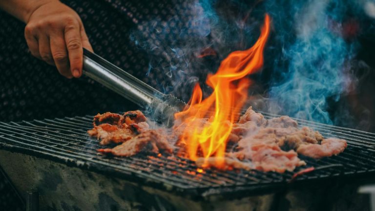 Top 10 Chisa Nyamas in Soweto: Best Braai Spots for Mouthwatering Meat