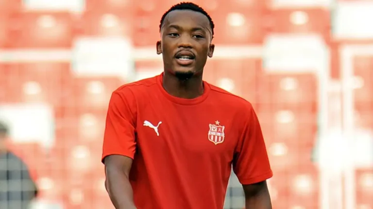 Kaizer Chiefs Land Khanyisa Mayo in Blockbuster Signing