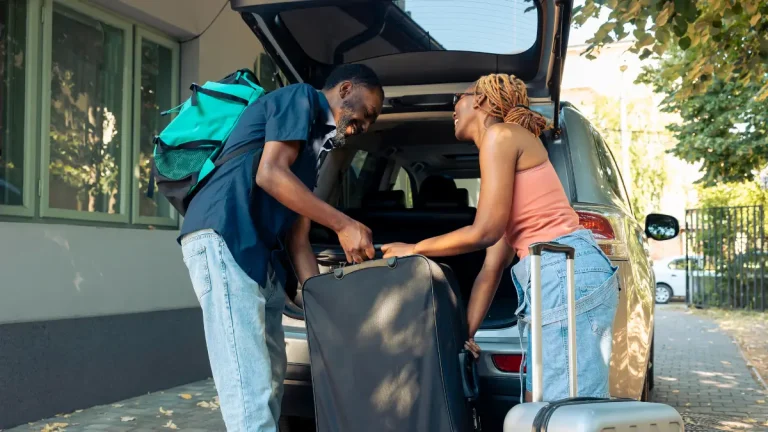 7 Countries That Pay You to Relocate: The Best Options and Top-Paying Offers