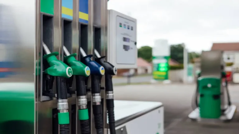 Petrol Price Decrease Expected in November 2025 as Global Oil Market Weakens